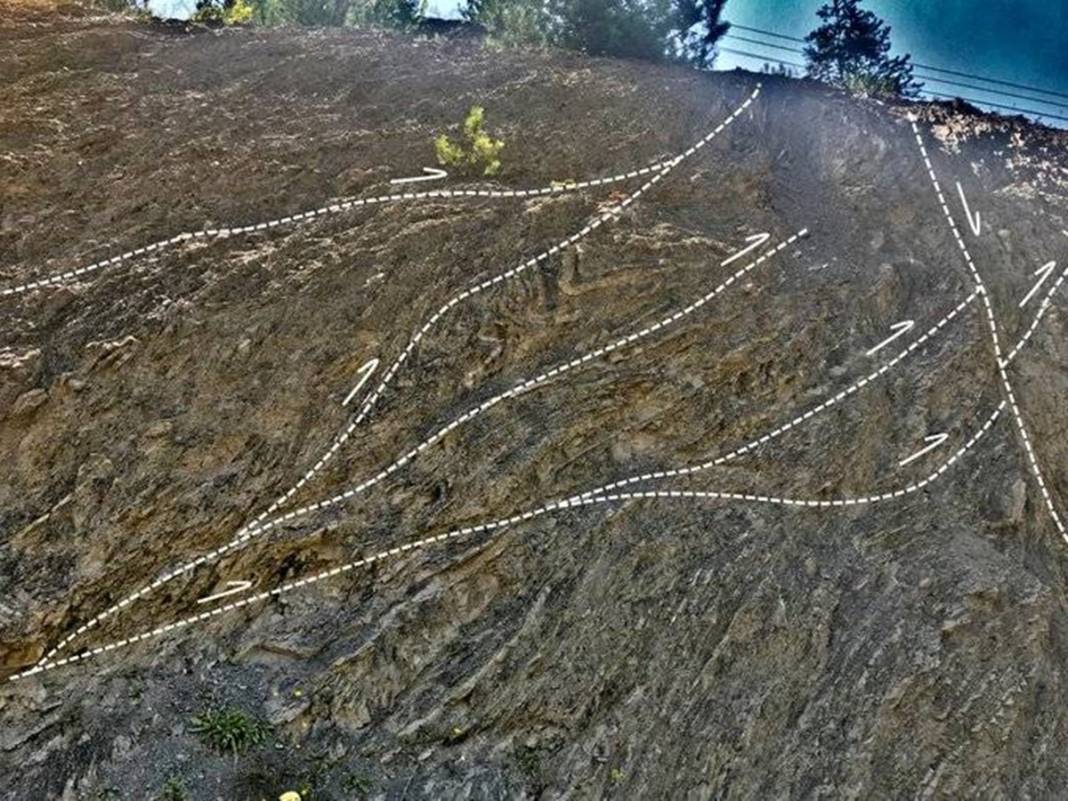 Fay her yerde var! Prof. Dr. Okan Tüysüz tek tek paylaştı: Bu faylar hareket ettiği an... 14